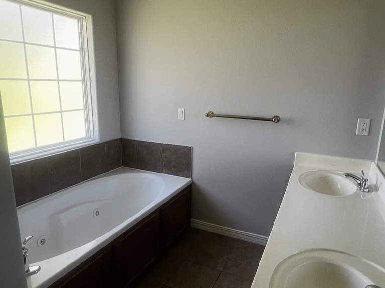 366 Oak Brook Estates Ln — Photo 11