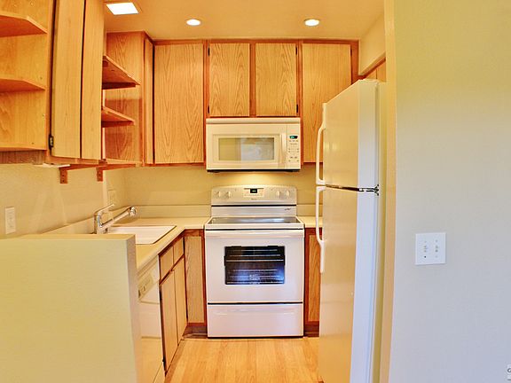 5th image of 4085 Rosenda Ct Unit 258