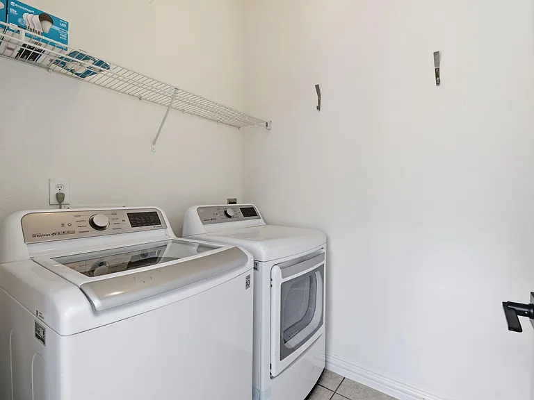 16023 Powder Springs Ln — Photo 27