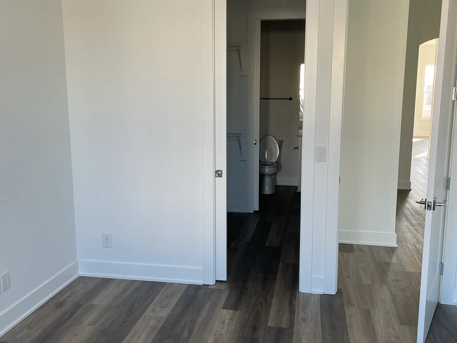 2 bed, 1300 sqft, $2,400 — Photo 2
