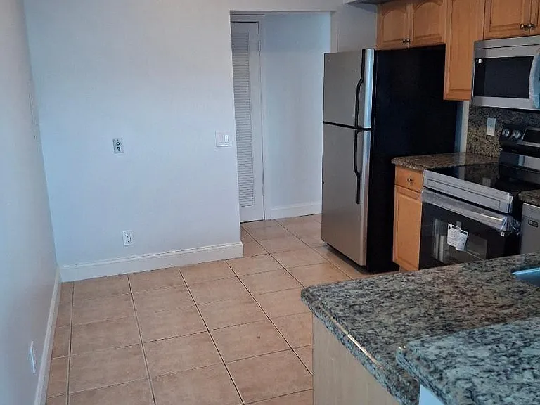 105 Lake Emerald Dr #406 — Photo 6