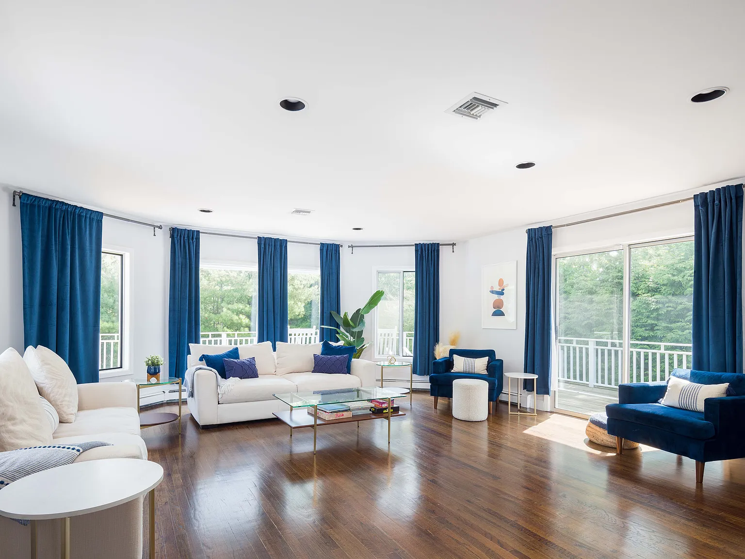 Beachwood Cove | Heated Pool, Bbq & Wfh Desks | Rove Travel — Photo 2