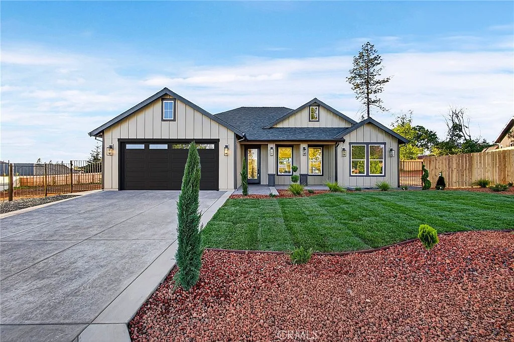 1521 Forest Cir photo 1