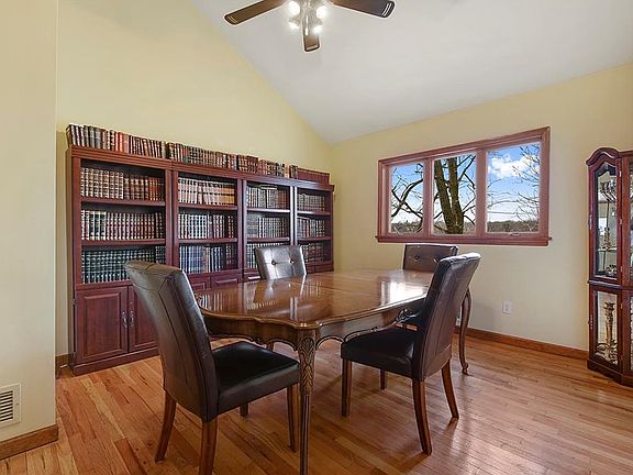 5th image of 131 Heath Pl