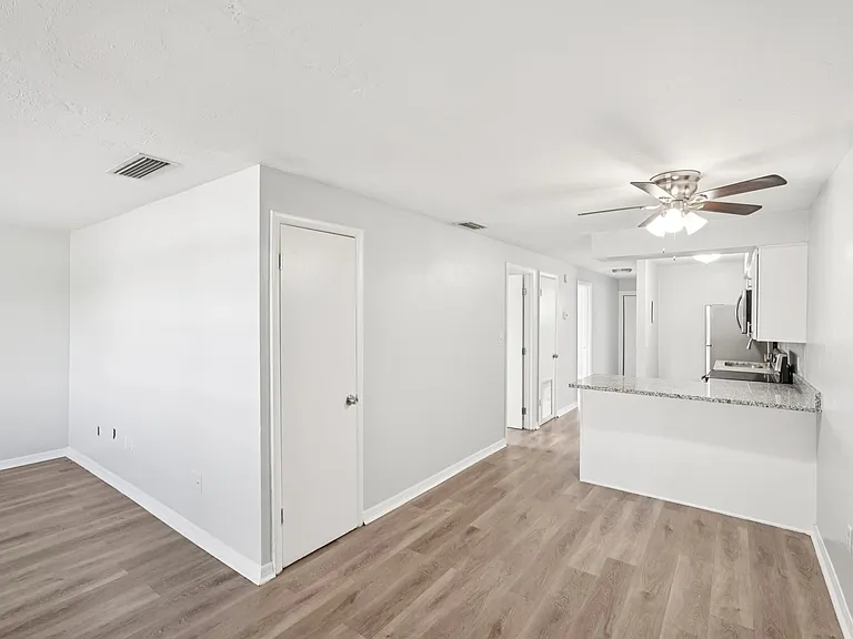 Heritage Palms Apartments — Photo 17