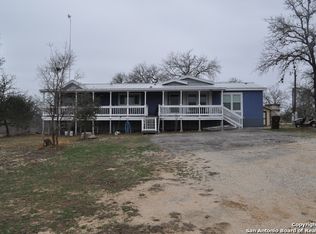 725 Schuettig Rd, Poteet, TX 78065