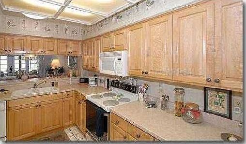 2nd image of 5706 Doral Dr