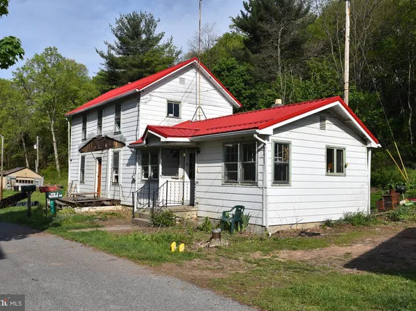 156 W Sprowl Rd, Wells Tannery, PA 16691