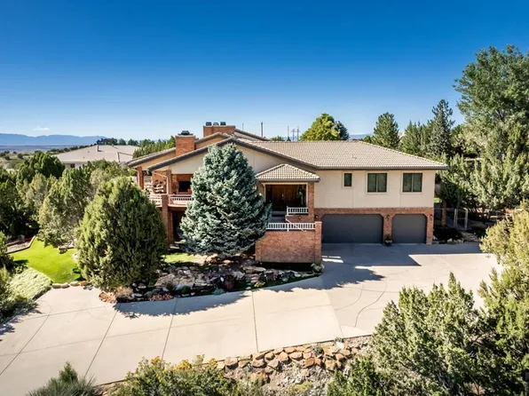 117 E Saddlewood Dr, Pueblo West, CO 81007
