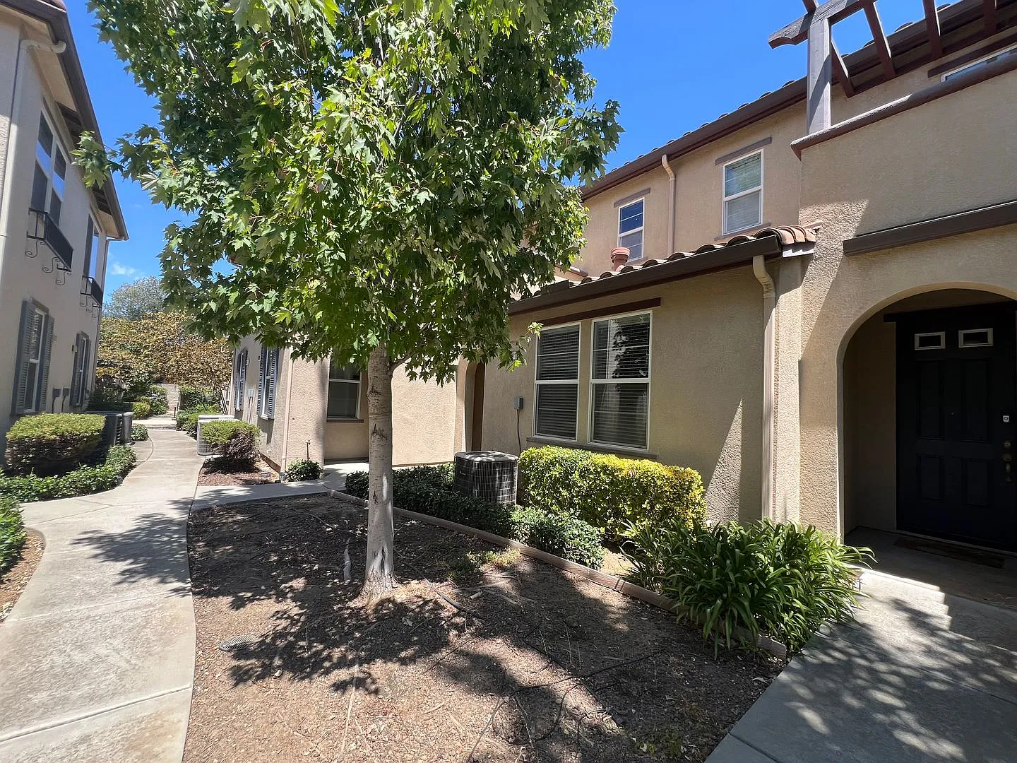 3 Bed, 2 Bath Condo in Elk Grove — Photo 2