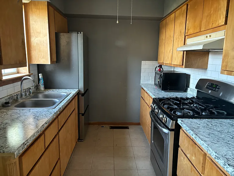 1001 4th Pl — Photo 4