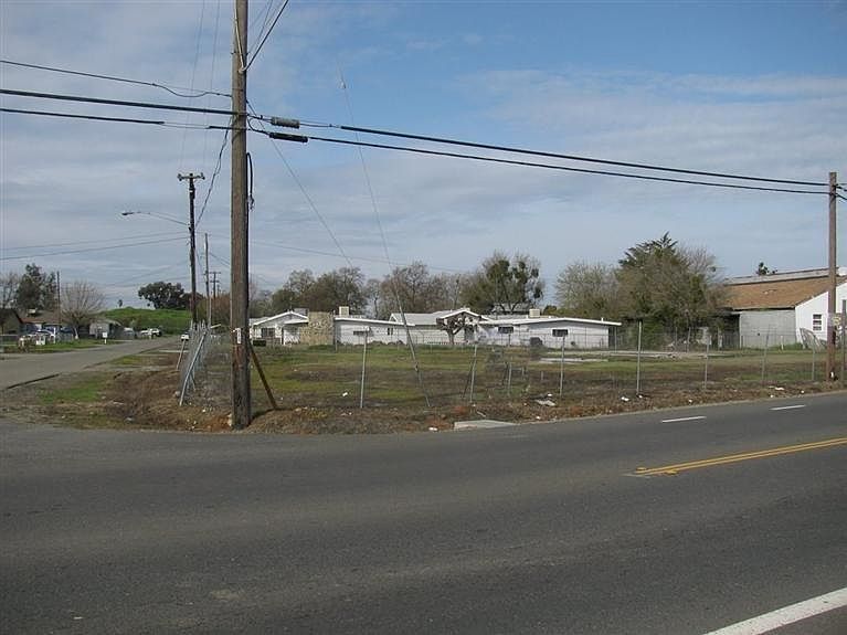 1st image of 5742 Lindhurst Ave