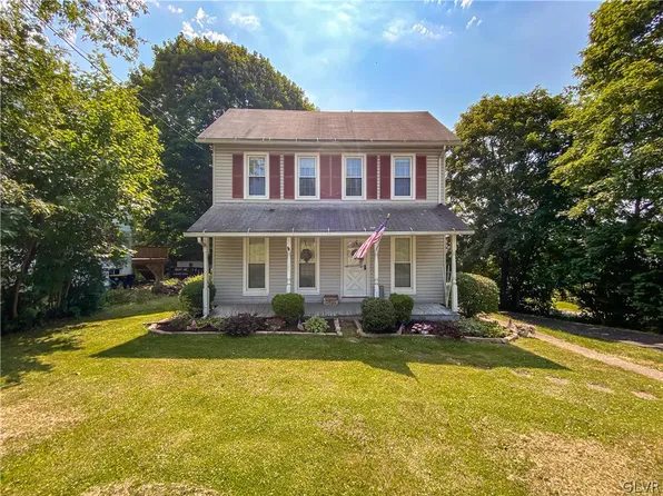 577 S Delaware Dr, Mount Bethel, PA 18343