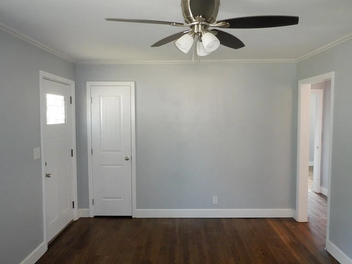 2 bed, 946 sqft, $1,950 — Photo 2