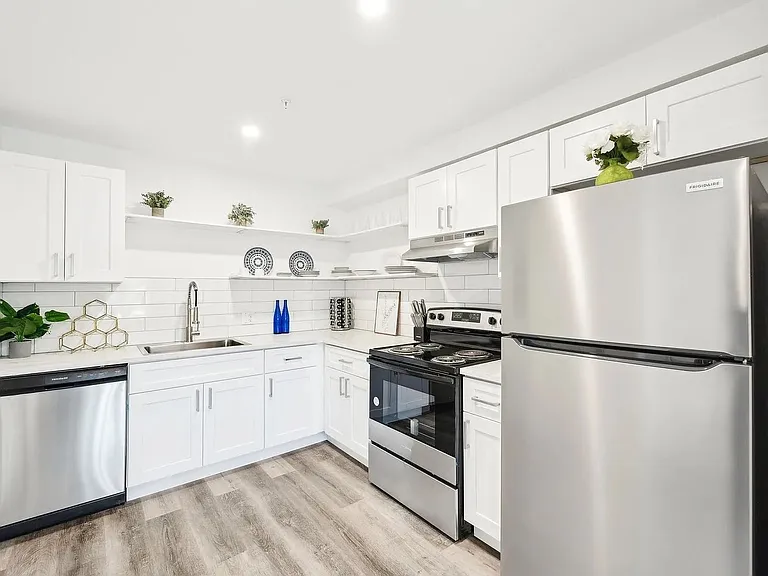 11800 E Colfax — Photo 36