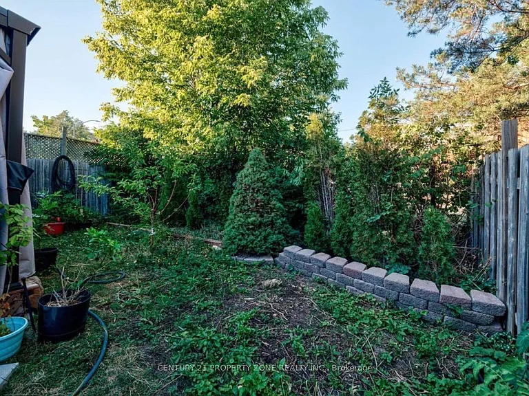 6 Roehampton Cres W #BASEMENT — Photo 10