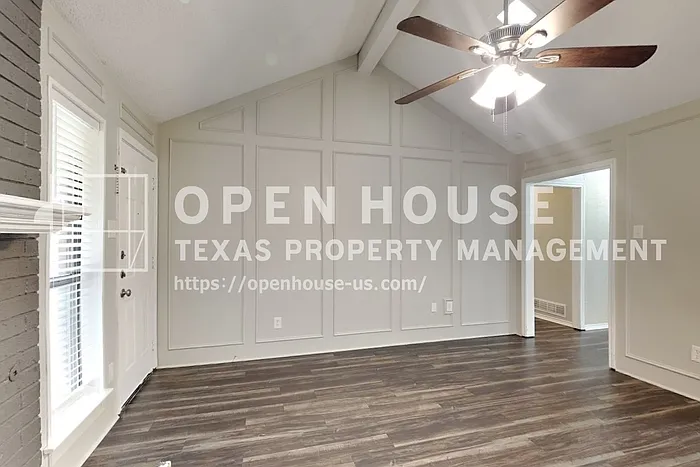 1601 Barclay Dr — Photo 4