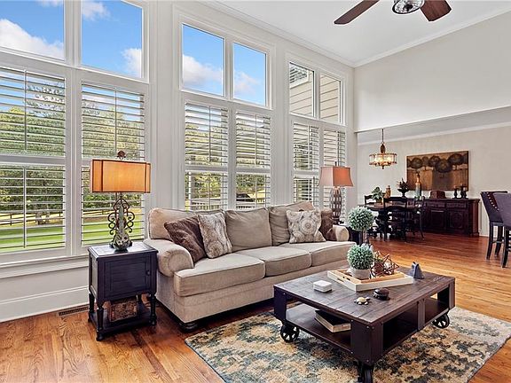 3rd image of 388 Golf Crest Dr