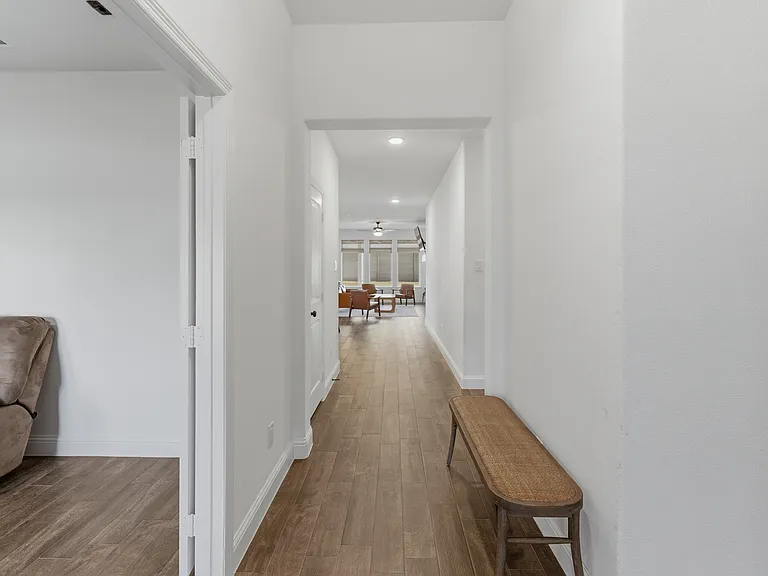 9920 Chaparral Pass — Photo 10