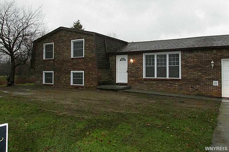 1st image of 24 Rollingwood Dr