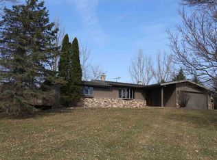 N5919 Wolf Rd, Manawa, WI 54949