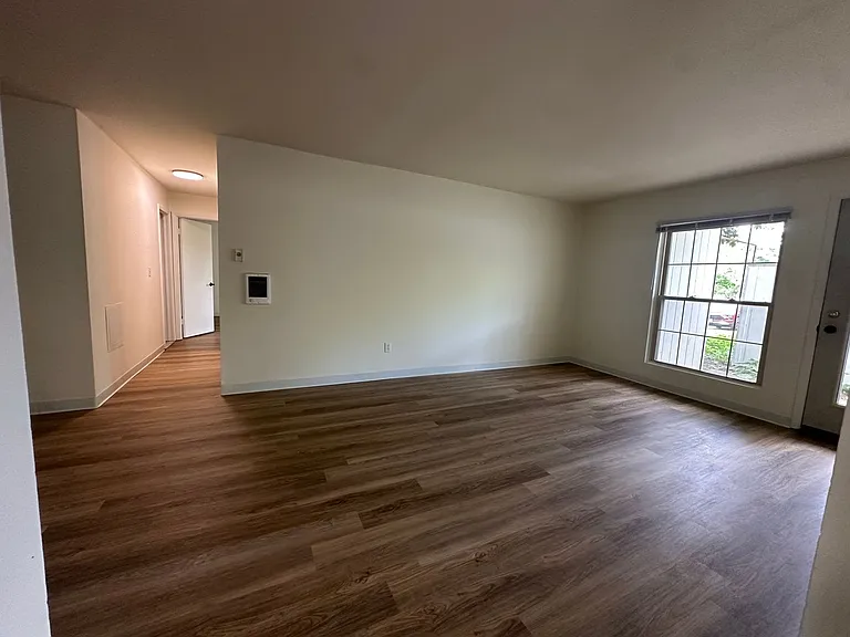 University Park Apartments near Cornell University — Photo 335