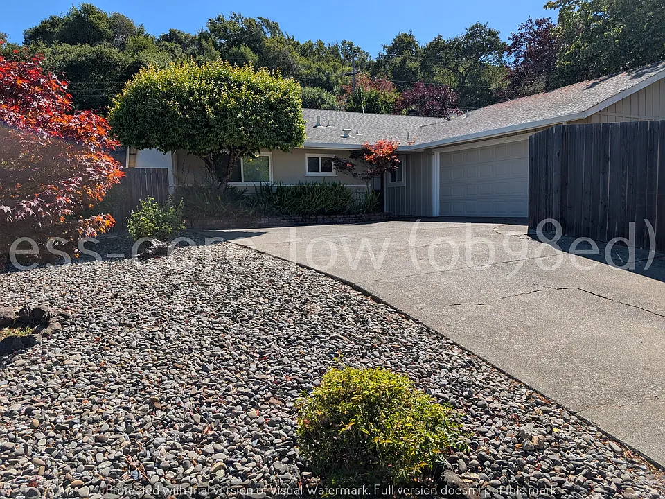 29 Stasia Dr
