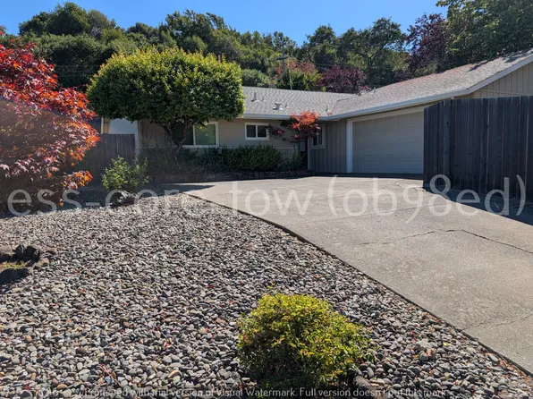 29 Stasia Dr, Novato, CA 94947