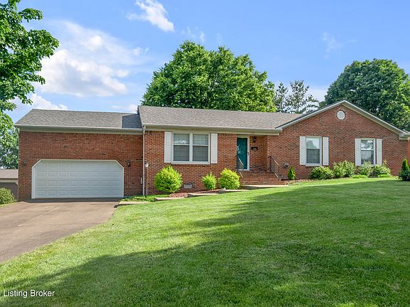 3rd image of 124 Kimberly Dr