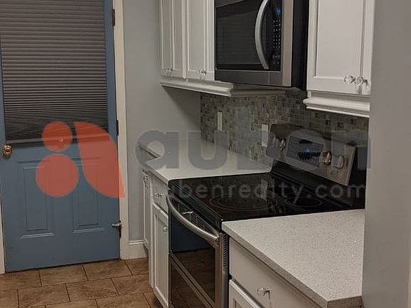 4th image of 98 Stanley Pkwy