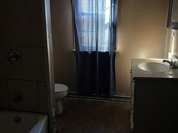 3rd image of 407 W 13th Ave