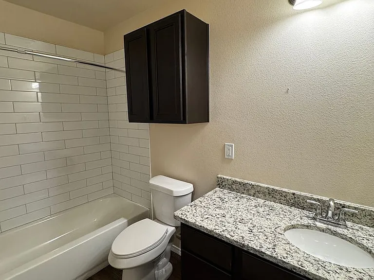 4205 Sunset St — Photo 8