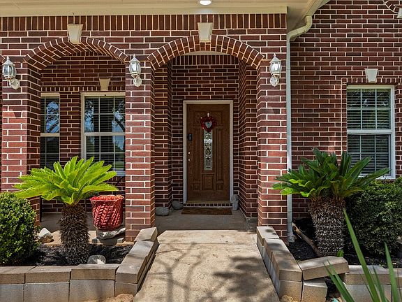 2nd image of 2318 Geronimo Ln