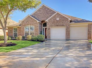 2305 Seabreeze Ln, Pearland, TX 77584