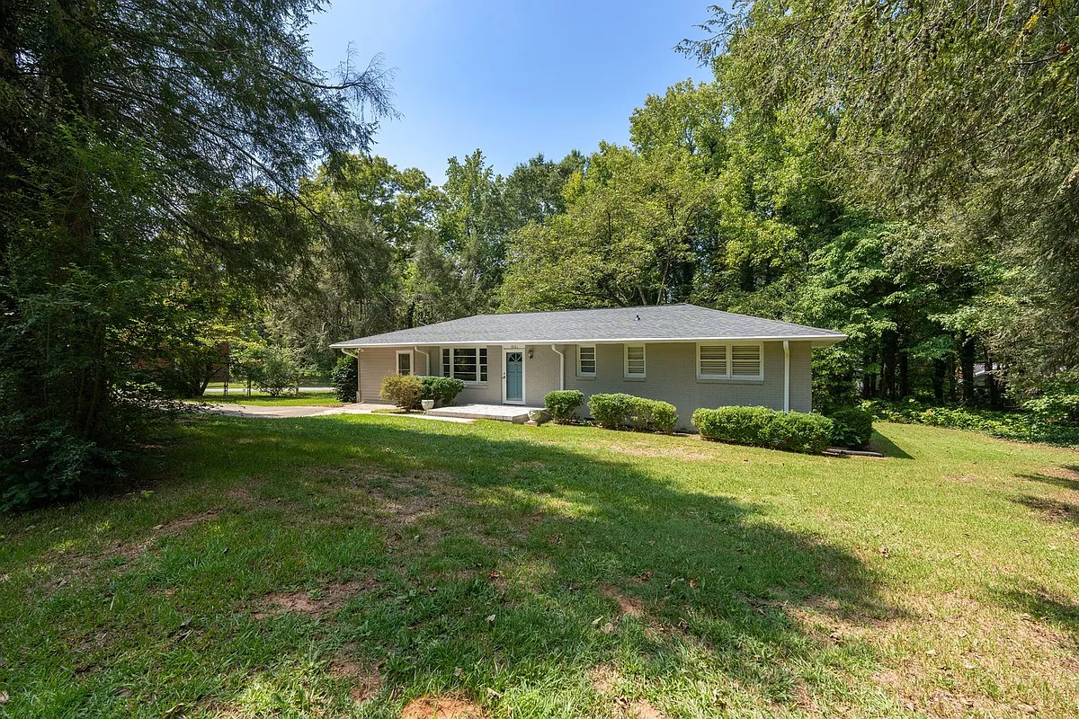 Building Photo - 5501 Old Buncombe Rd