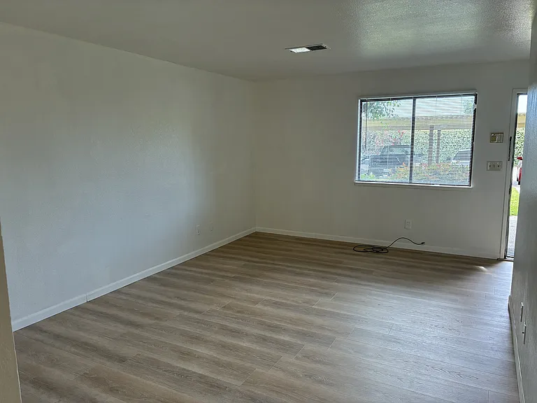 1808 Colorado Ave — Photo 5