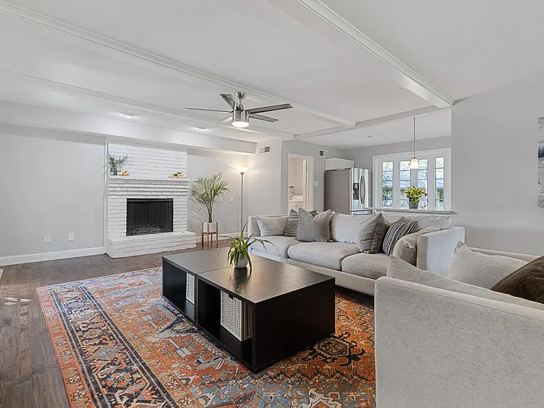 3107 Dorrington Dr — Photo 1