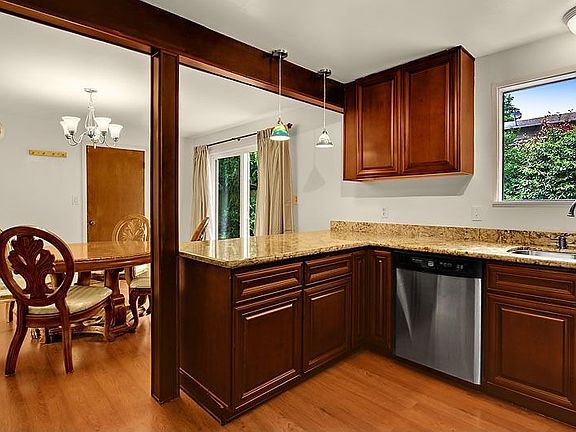 5th image of 16056 Lake Hills Blvd