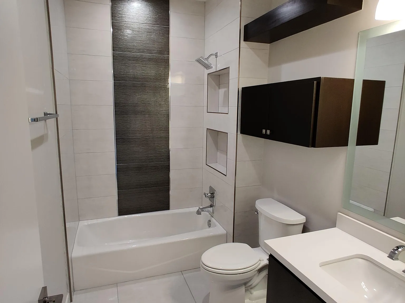 3 bed, 1980 sqft, $2,200 — Photo 4