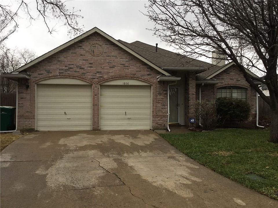 1st image of 1806 Rose Cir