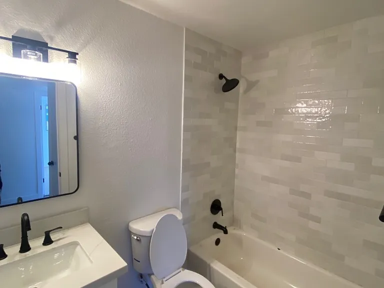 30 N Cottonwood Dr — Photo 1
