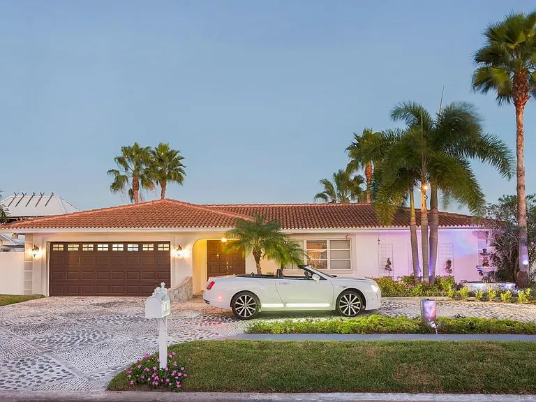 3911 Americana Dr — Photo 2