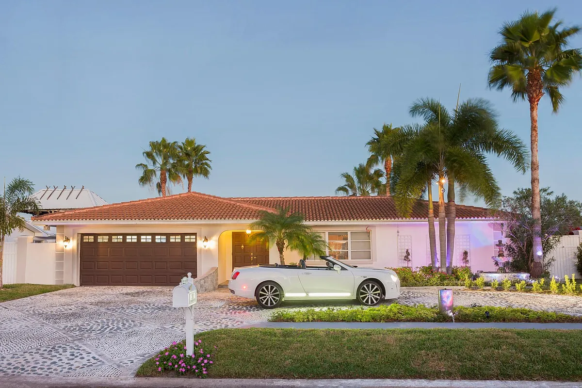 Building Photo - 3911 Americana Dr