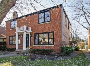 8534 Harding Ave, Skokie, IL 60076