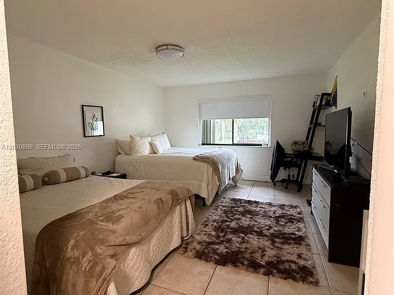 16184 Laurel Dr #204 — Photo 25