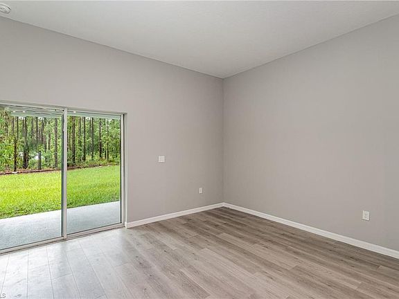 3rd image of 1096 Melville RD