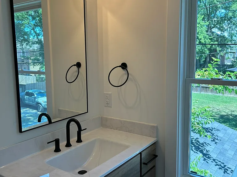 115 W 14th St #B — Photo 22