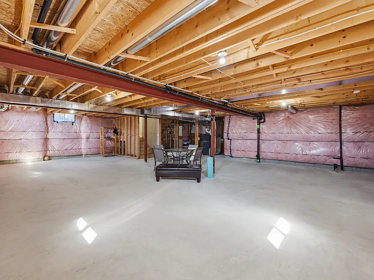1615 Sandridge Ln — Photo 57