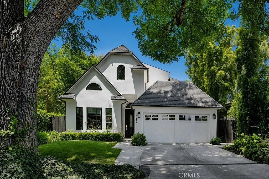 4 bed, 3168 sqft, $12,000 — Photo 2