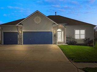 1832 Shannon Dr, Liberty, MO 64068
